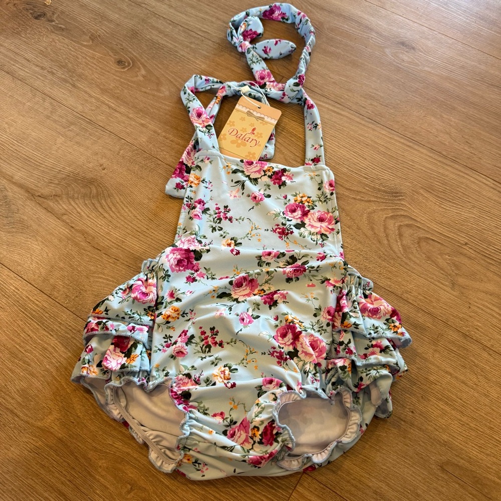 Floral Ruffle Baby Romper w/ Matching Headband – Size S (Approx 12–18M) - Picture 2 of 5